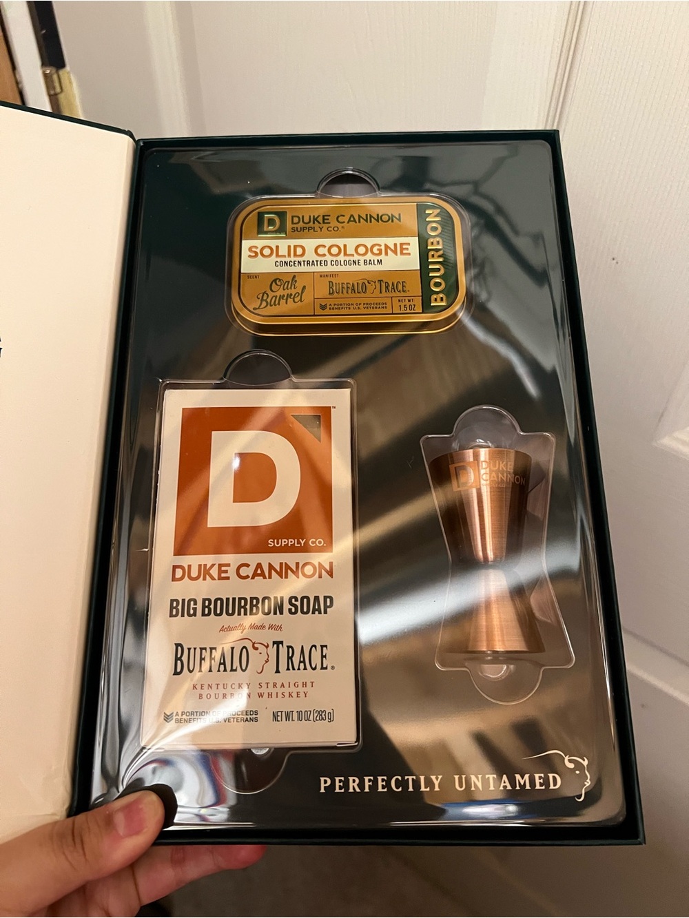 Duke Cannon Buffalo Trace Men’s gift set - Picture 2 of 5